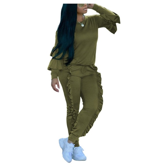 Two Piece Ruffle Set - Picture 2 of 2